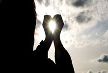 股票个人融资:国内股票论坛-百亿基金经理隐形重仓股曝光！张坤、葛兰、傅鹏博这样操作